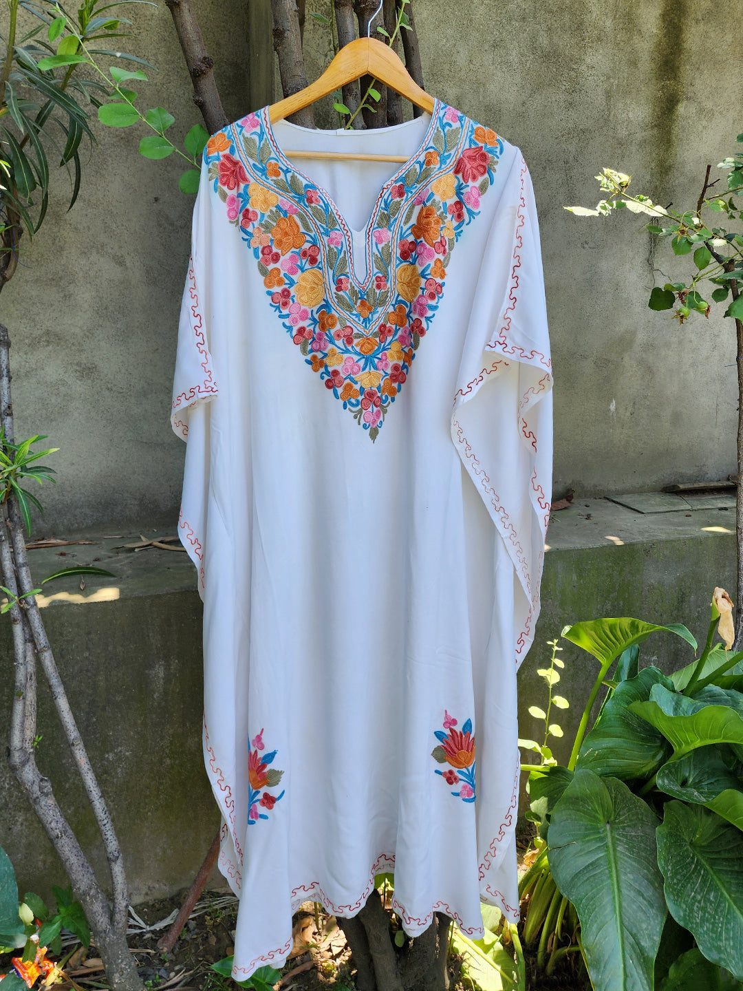 White Floral Design Aari Embroidered Rayon Cotton Kaftan