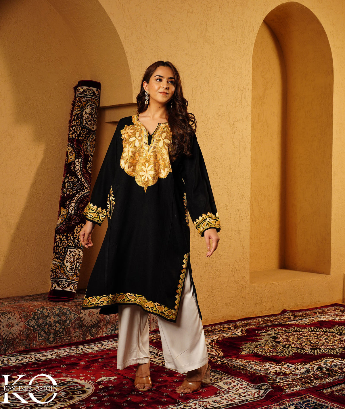 Black Khatamband DesignZari Embroidered Woolen Pheran