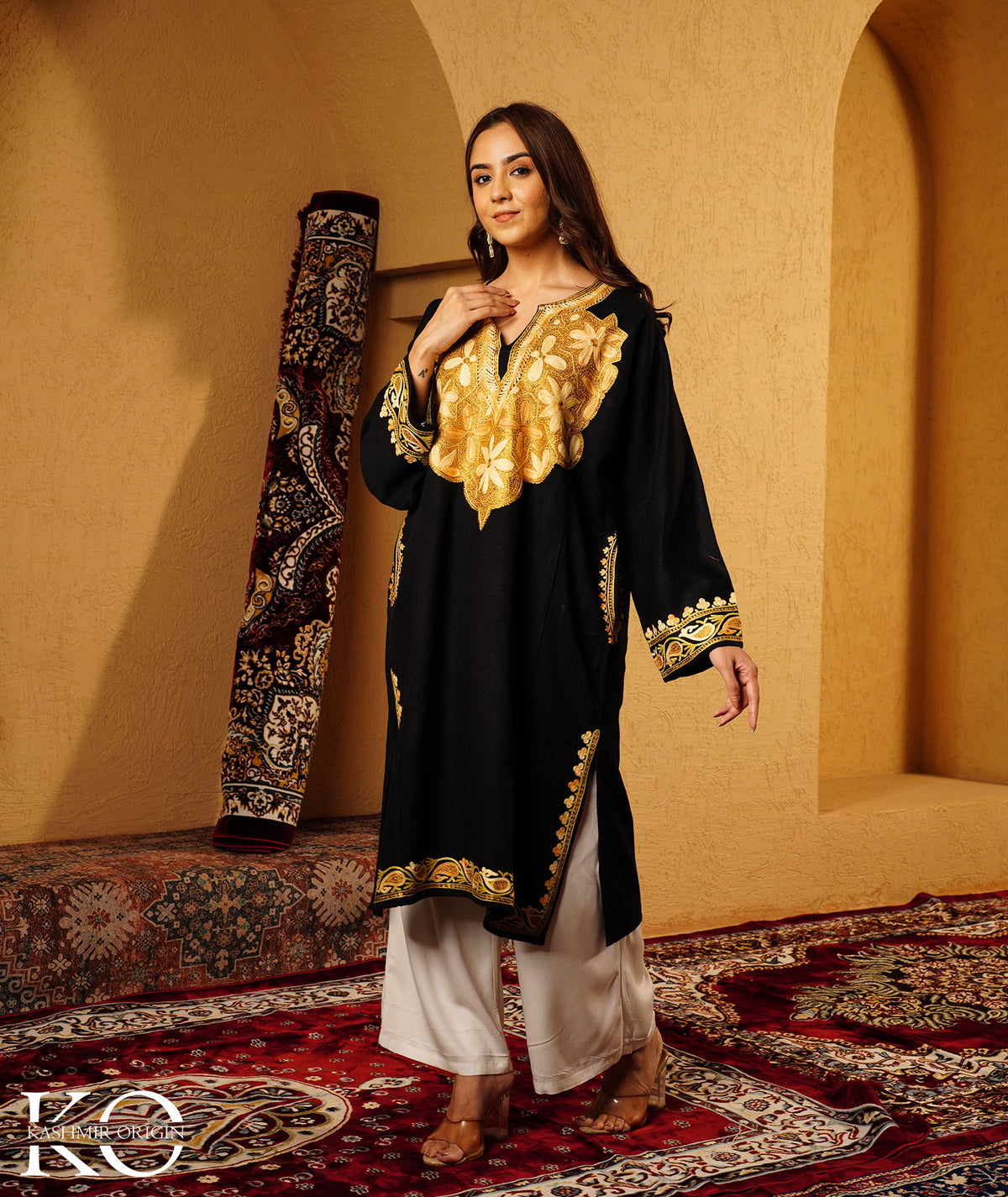Black Khatamband DesignZari Embroidered Woolen Pheran