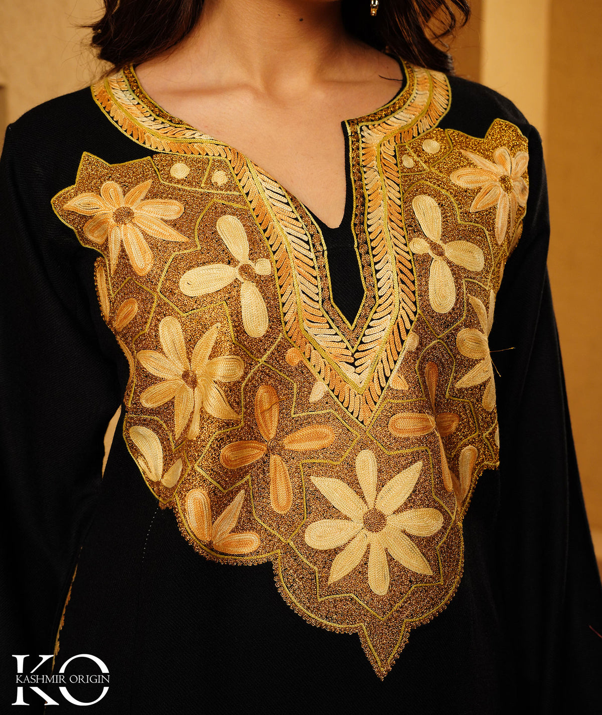 Black Khatamband DesignZari Embroidered Woolen Pheran