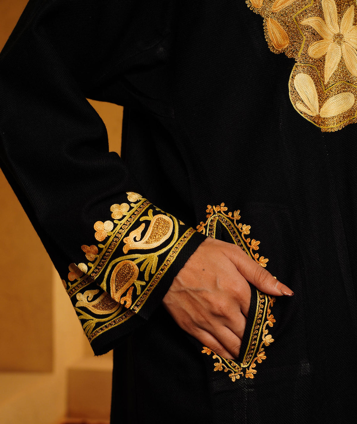 Black Khatamband DesignZari Embroidered Woolen Pheran
