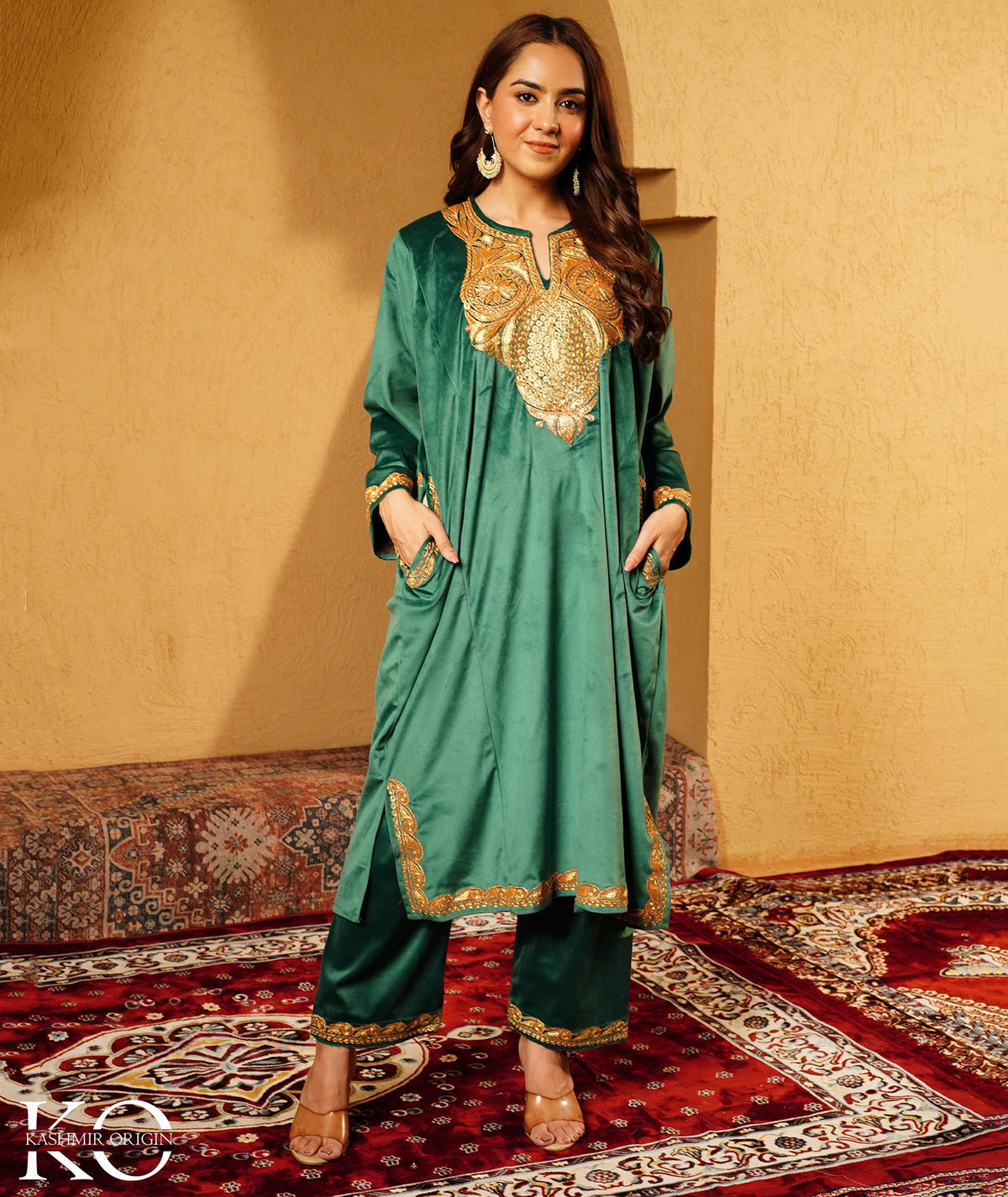 Emerald Green Tilla Embroidered Velvet Pheran Set With Shawl