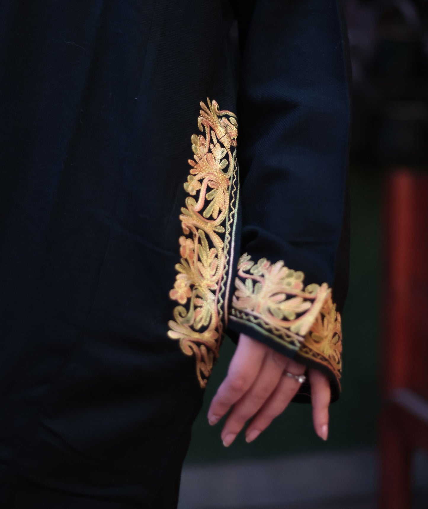 Black Border Aari & Zari Embroidered Pheran