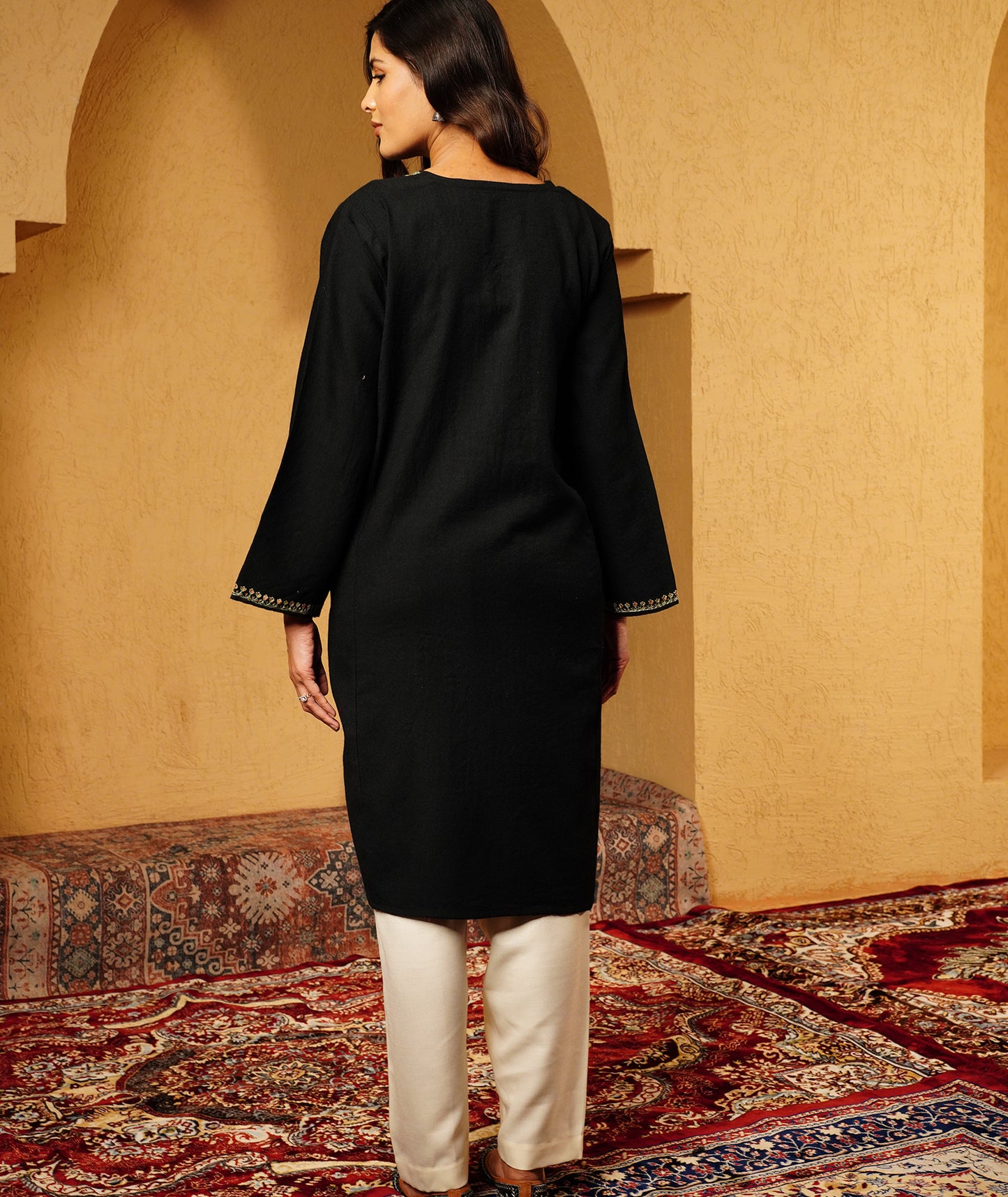 Black Hand Sozni Embroidered Kashmiri Pure Wool Pheran | Artisan Made | Needle Work Pheran | Hand Embroidery