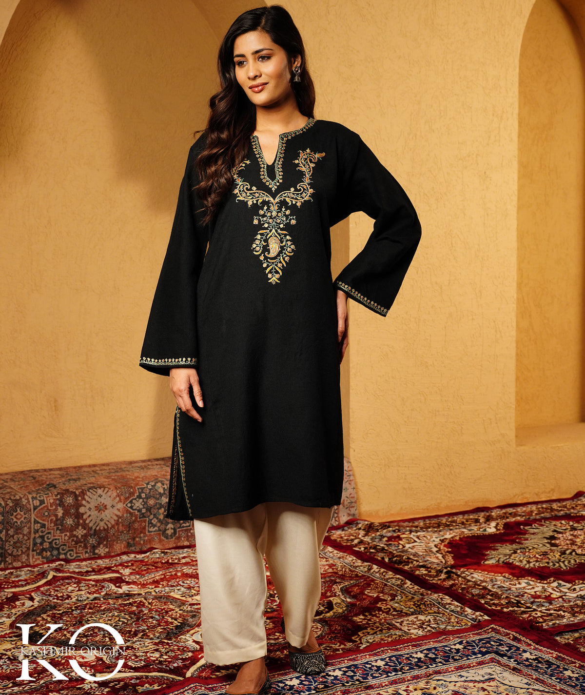 Black Hand Sozni Embroidered Kashmiri Pure Wool Pheran | Artisan Made | Needle Work Pheran | Hand Embroidery