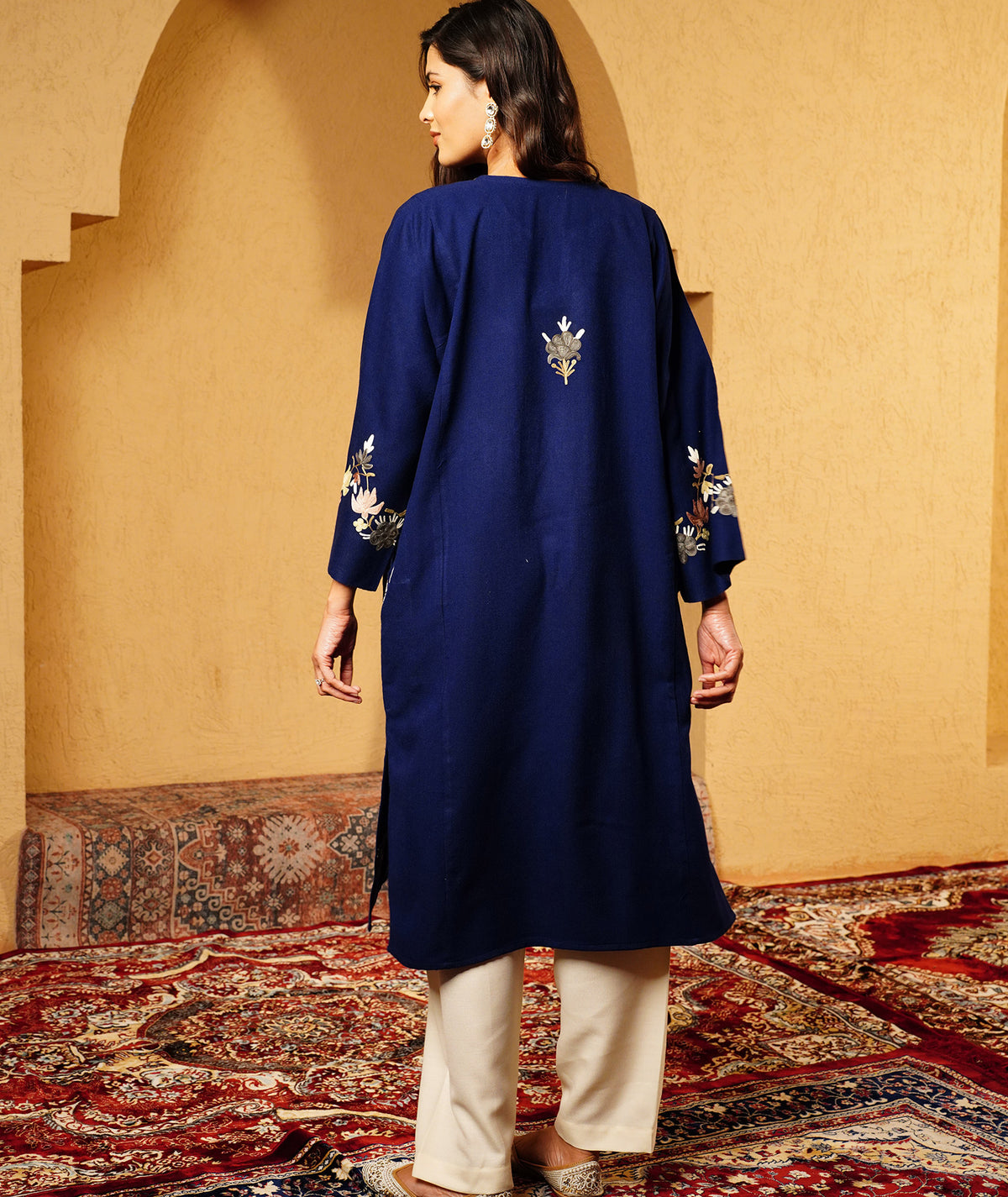 Blue Aari Embroidered U Shape Design KashmiriWoolen Pheran