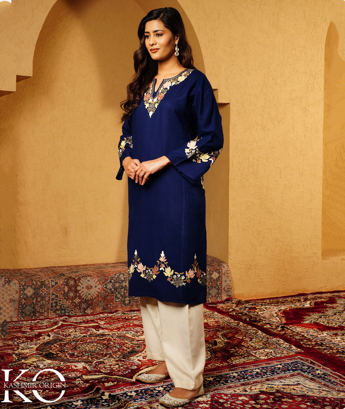 Blue Aari Embroidered U Shape Design KashmiriWoolen Pheran