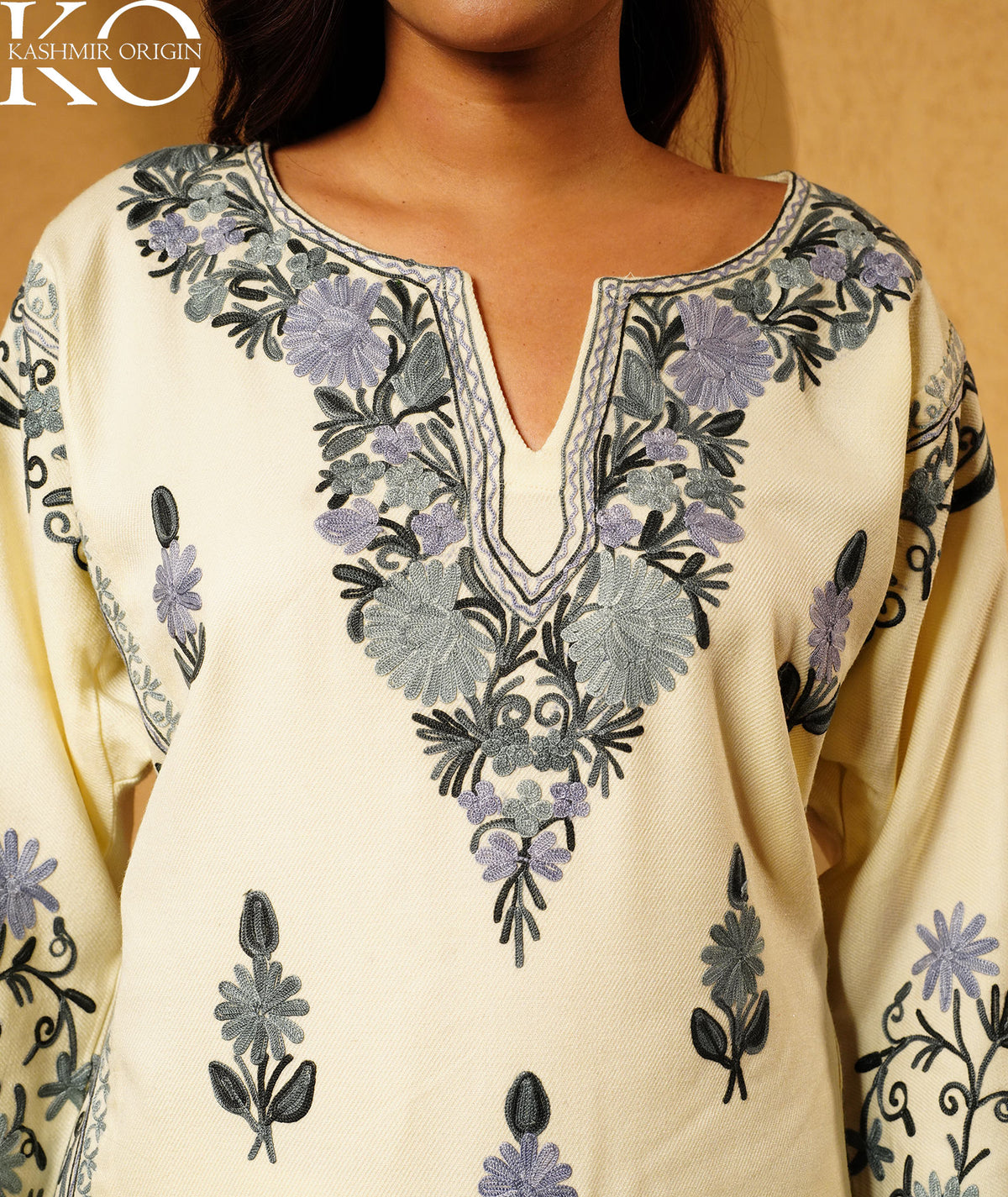 Cream Aari Embroidered Jamawar Design Woolen Pheran