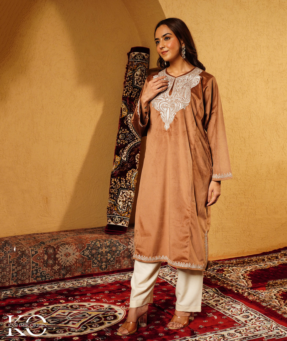 Golden Brown Tilla Embroidered Velvet Kashmiri Pheran