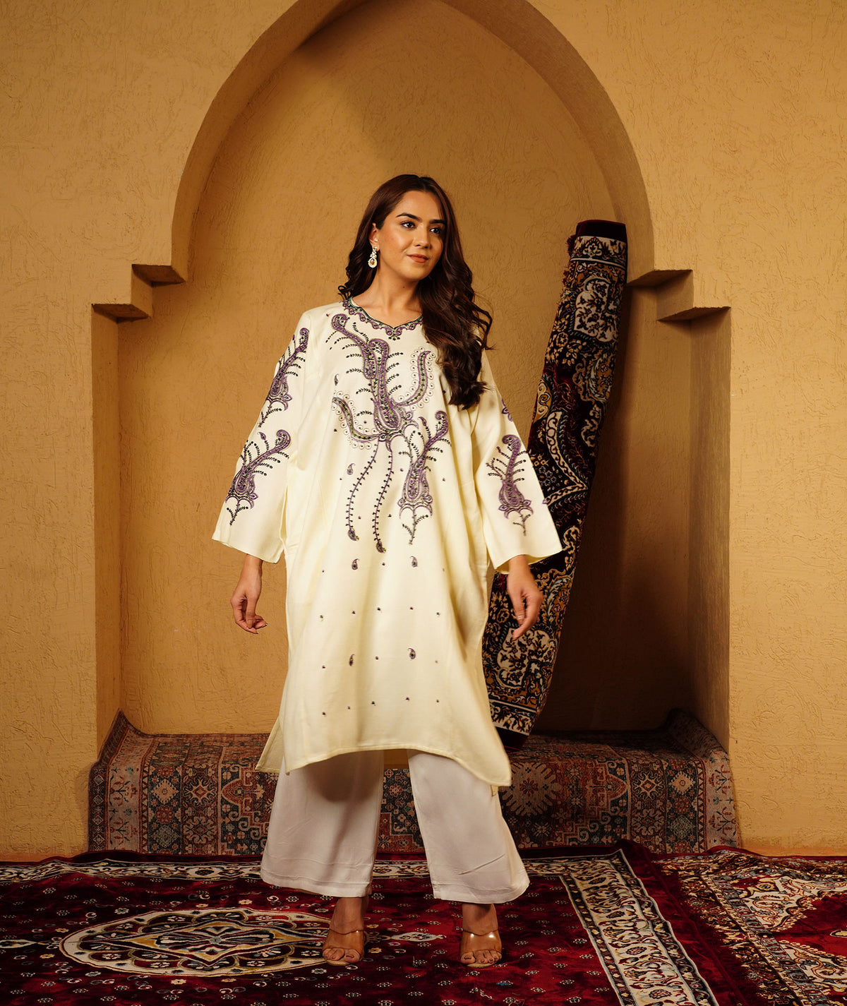Ivory Sozni Embroidered Woolen Kashmiri Pheran
