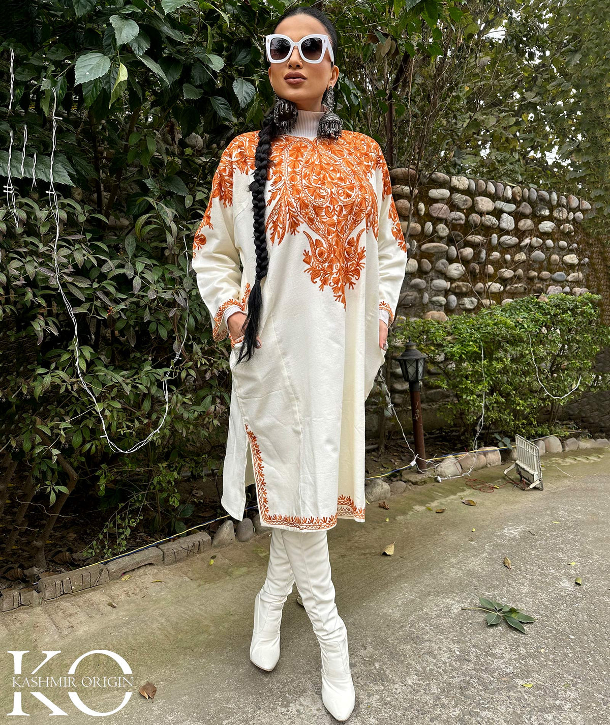 White BaseFloral Deisgn Aari Embroidered Pheran Front Back Work