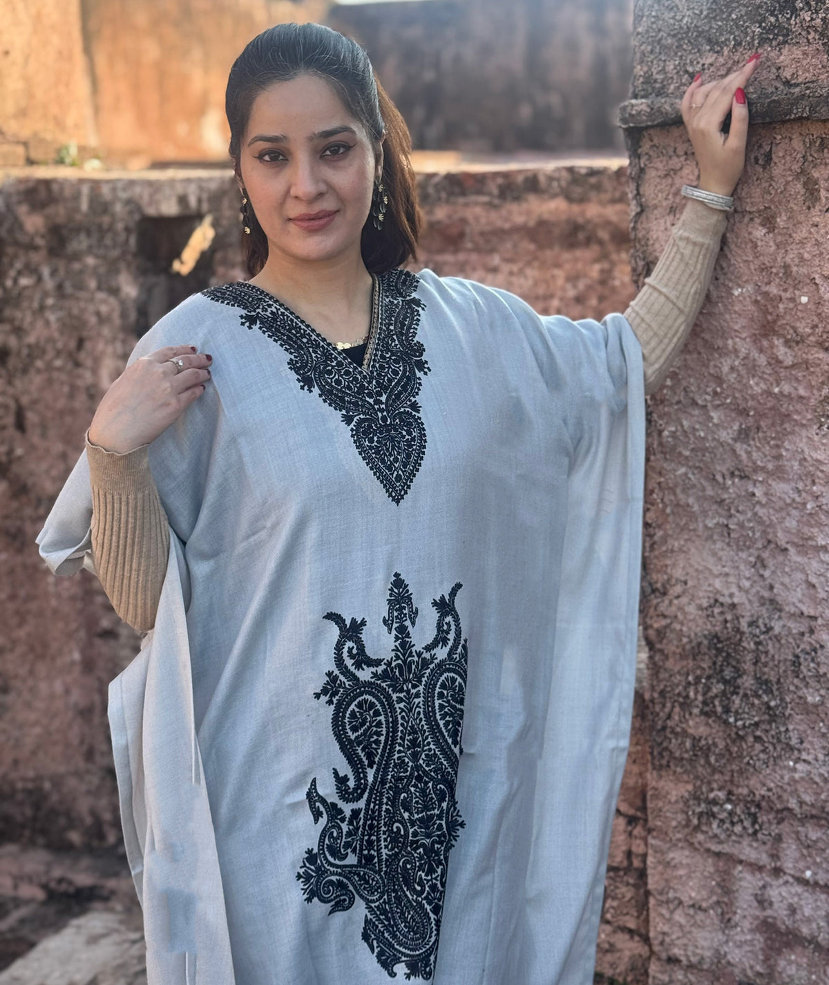 Priemum Wool Grey & Black Embroidered kaftan