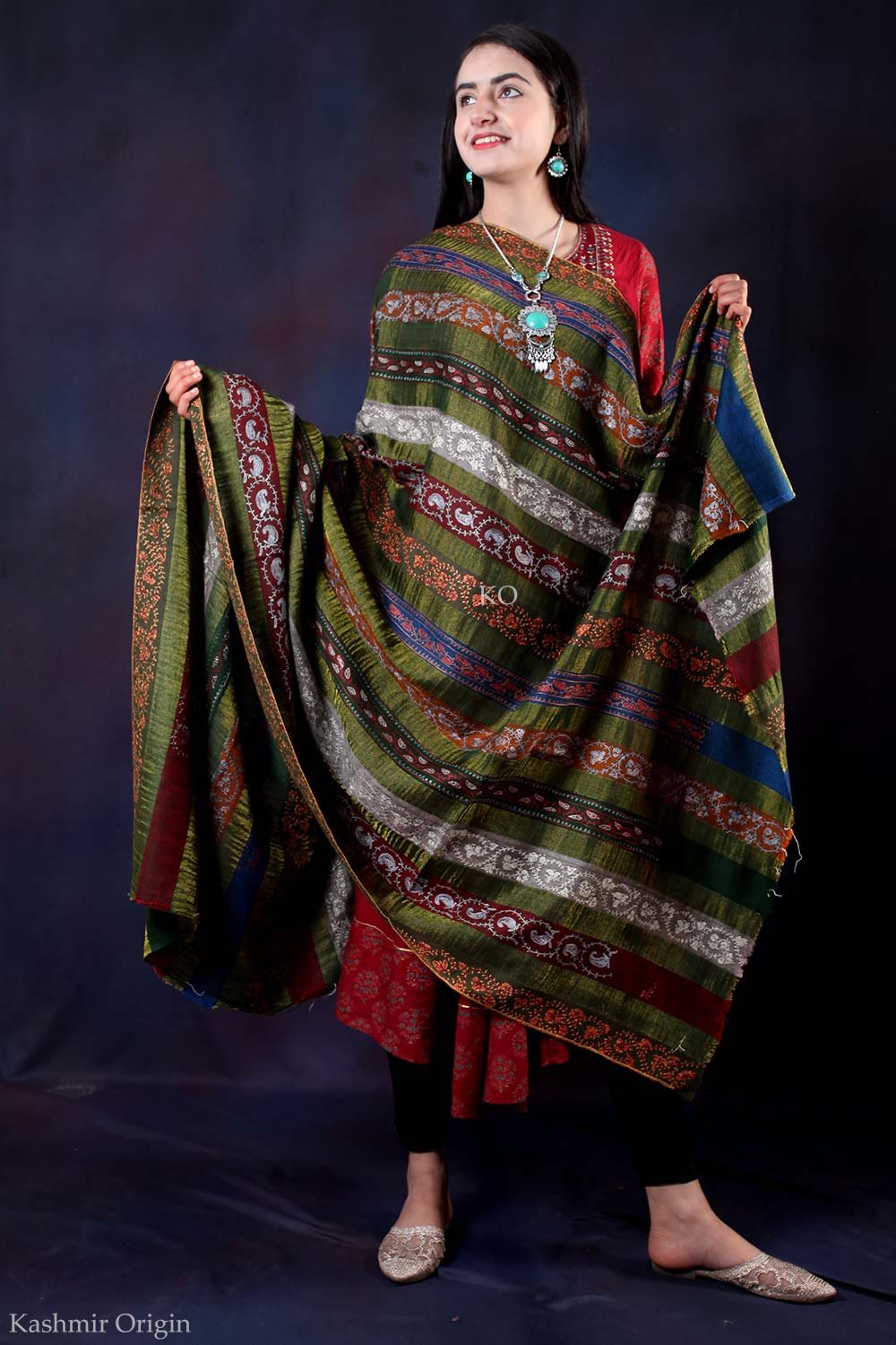 Tilla Base Green Sozni Embroidered Handwoven Pashmina Shawl