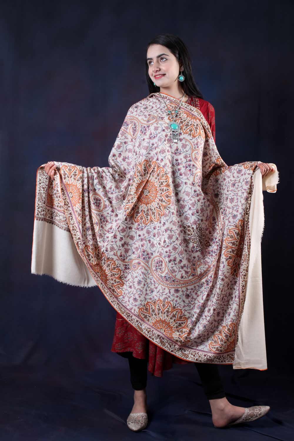 White Base Sozni Embroidered Handwoven Jamawar Pashmina Shawl