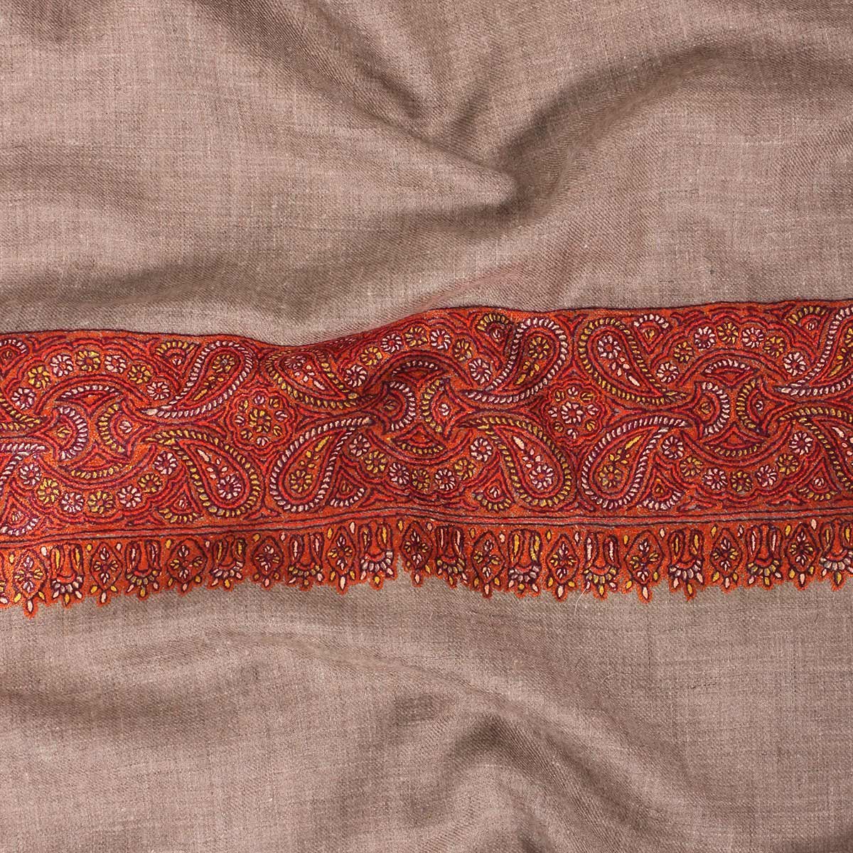 Khudrang Base sozni Embroidered Dordaar Pashmina Shawl