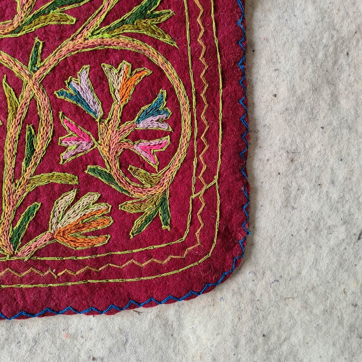 FAST PINK HANDMADE AARI EMBROIDERED NAMDA 2X3 FT