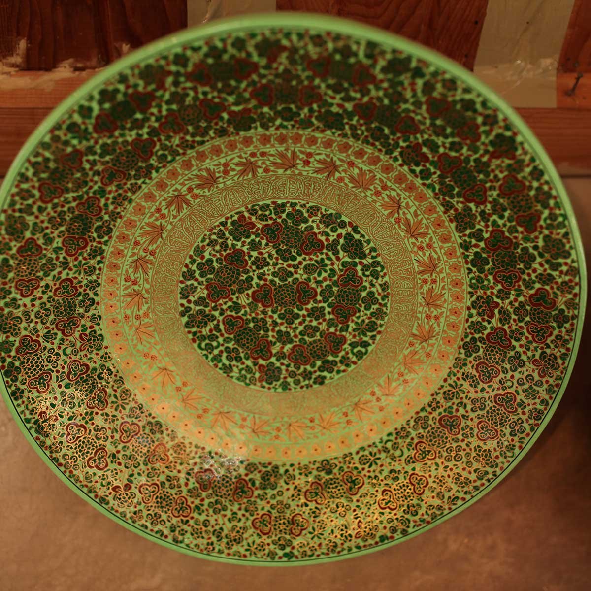 Green<br> Paper Mache Floral Design Wall Plate 13 Inches