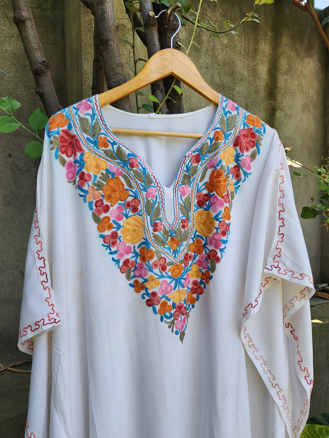 White Floral Design Aari Embroidered Rayon Cotton Kaftan