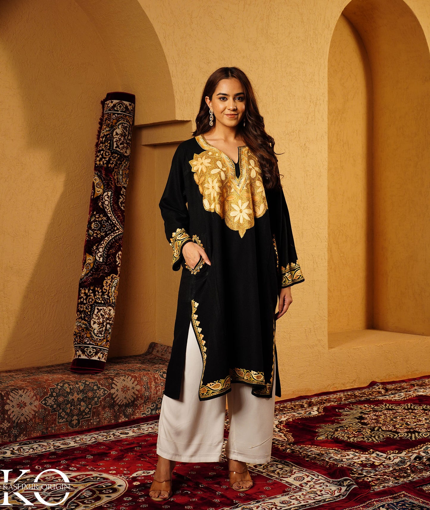 Black Khatamband DesignZari Embroidered Woolen Pheran