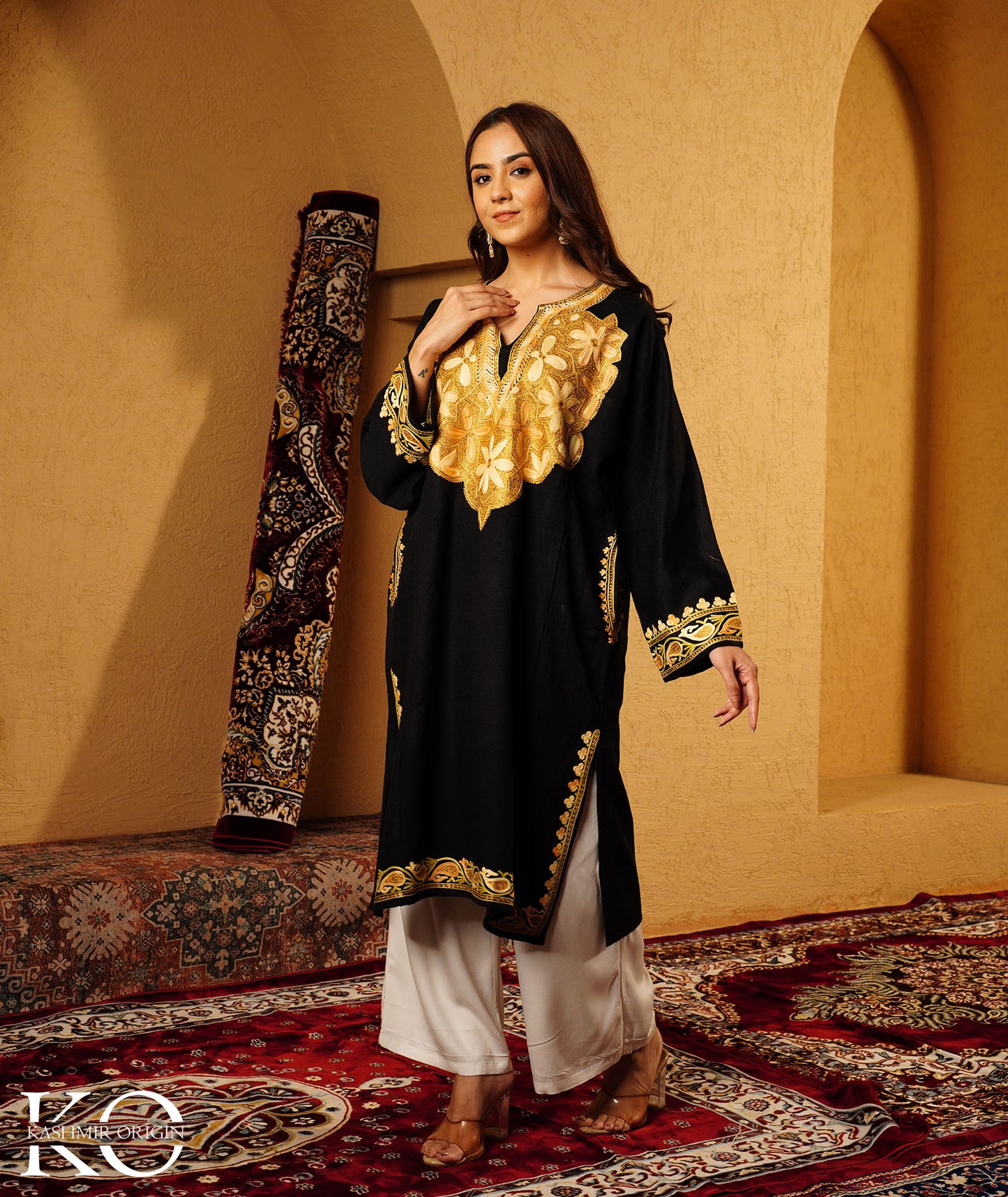 Black Khatamband DesignZari Embroidered Woolen Pheran