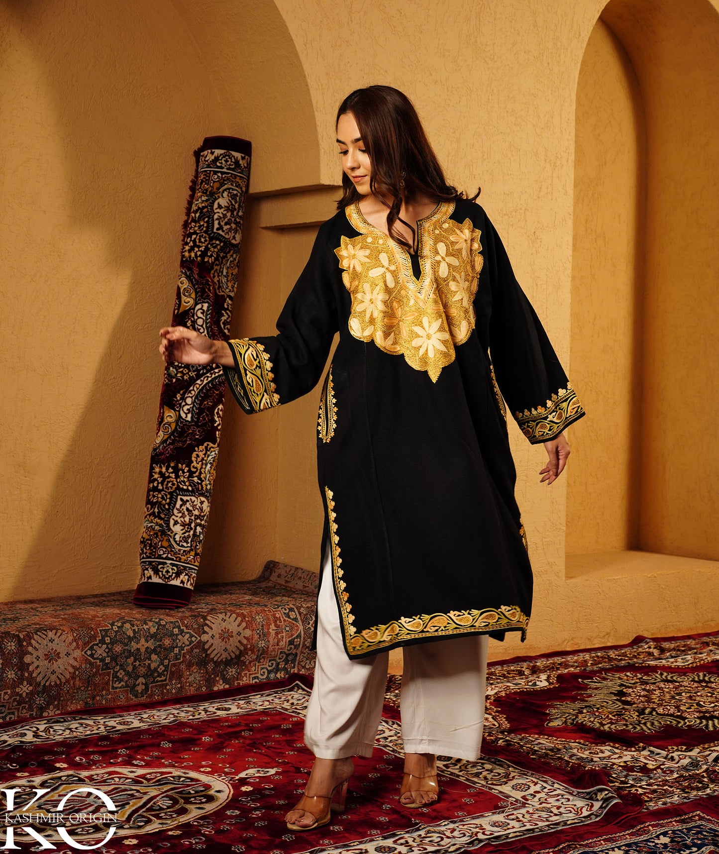 Black Khatamband DesignZari Embroidered Woolen Pheran