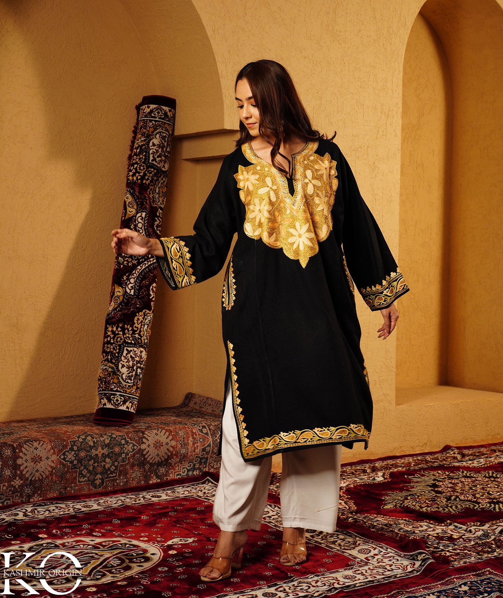 Black Khatamband DesignZari Embroidered Woolen Pheran