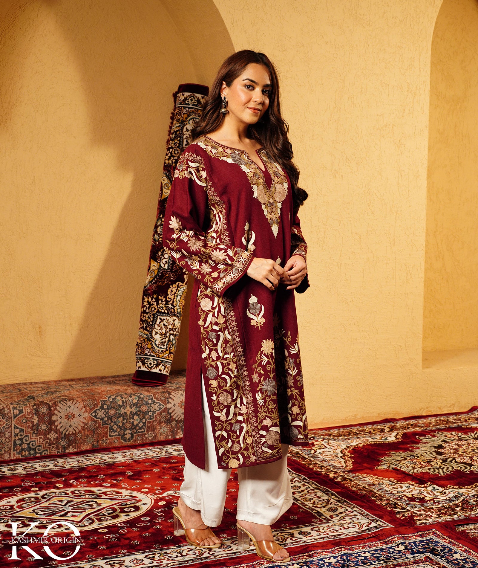 Maroon Aari Embroidered Jamawar Woolen Kashmiri Pheran