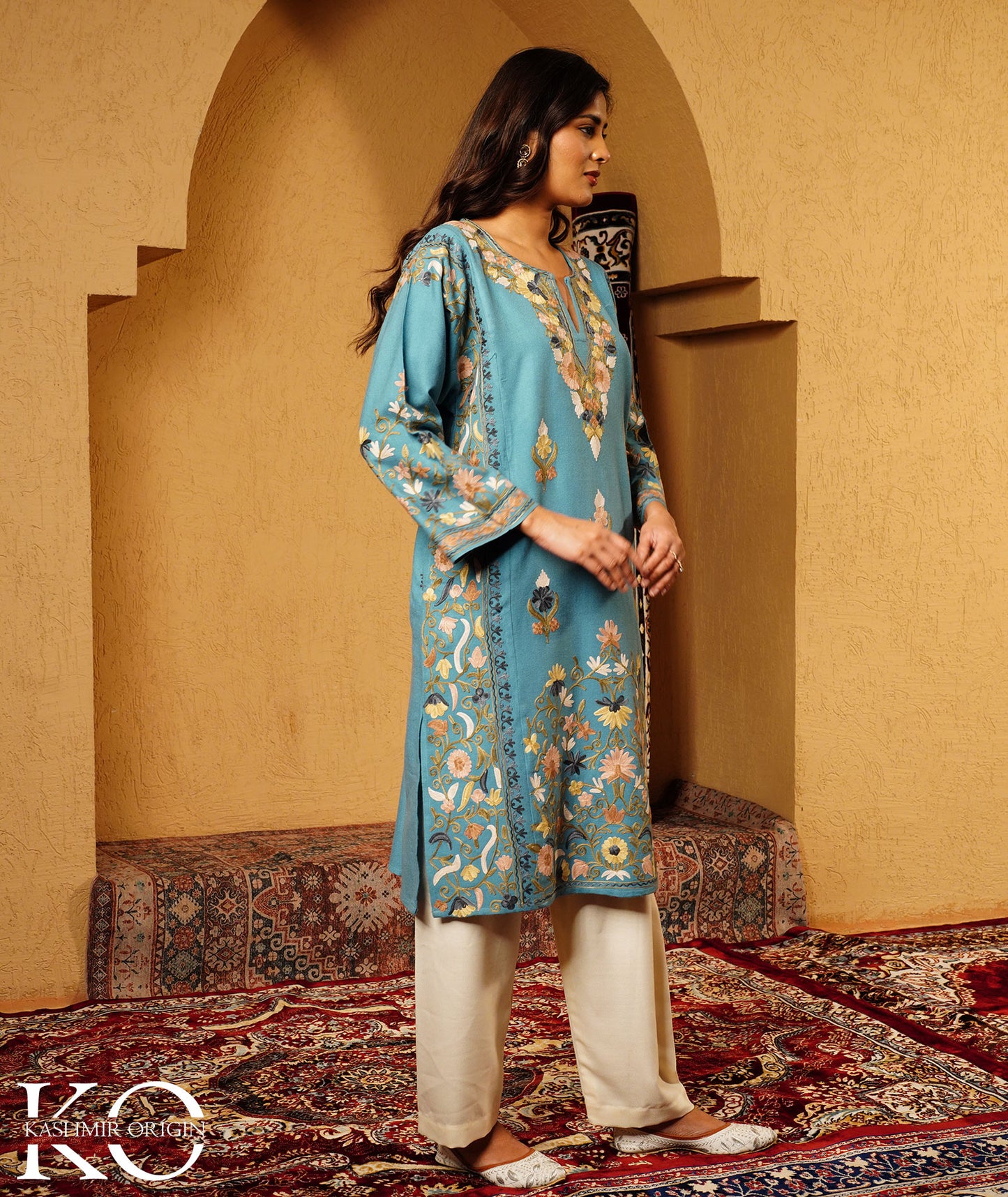 Sky Blue Aari Embroidered Jamawar Design kashmiri Woolen Pheran
