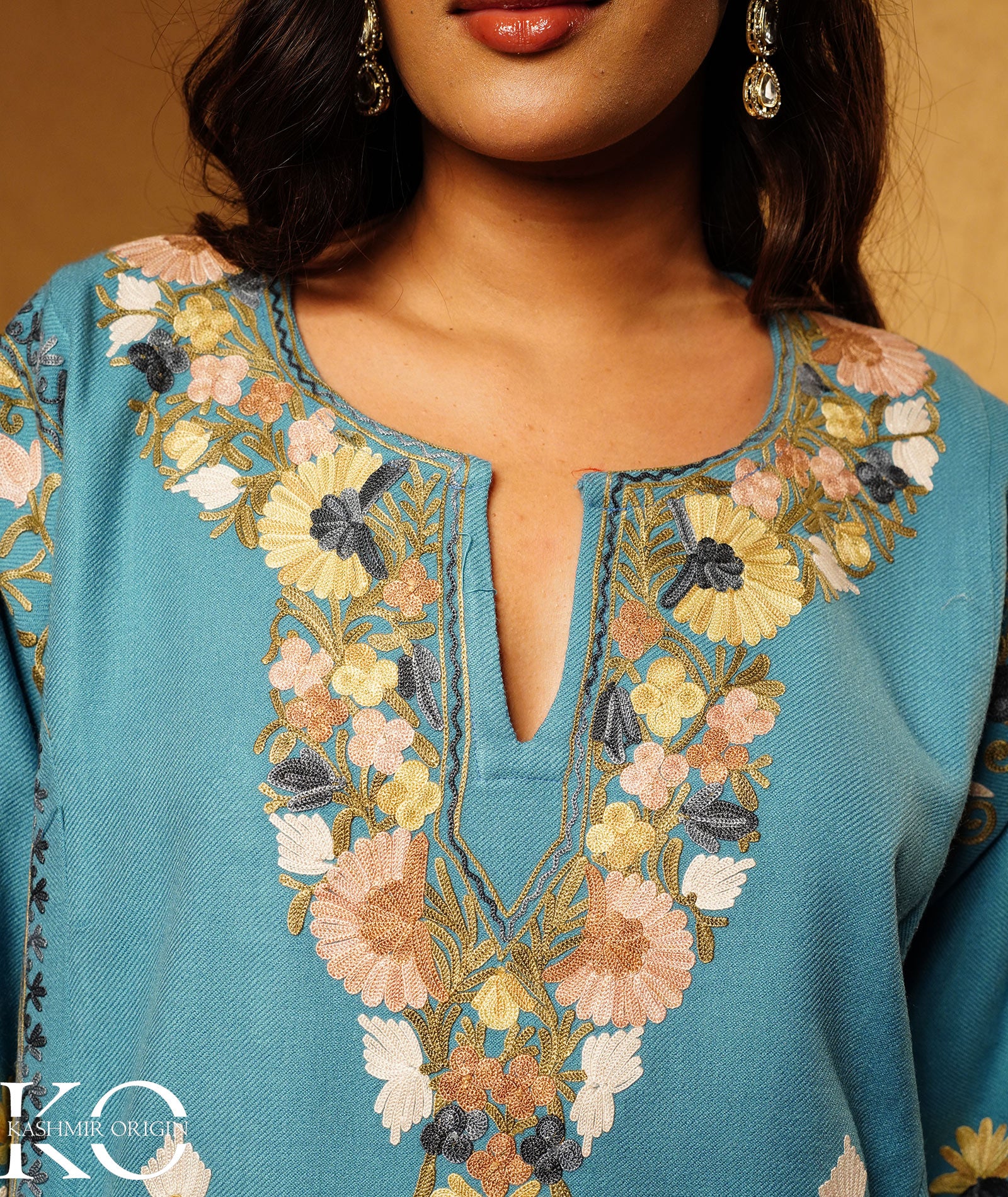 Sky Blue Aari Embroidered Jamawar Design kashmiri Woolen Pheran