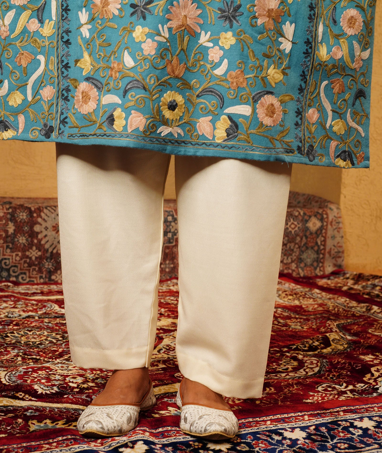 Sky Blue Aari Embroidered Jamawar Design kashmiri Woolen Pheran