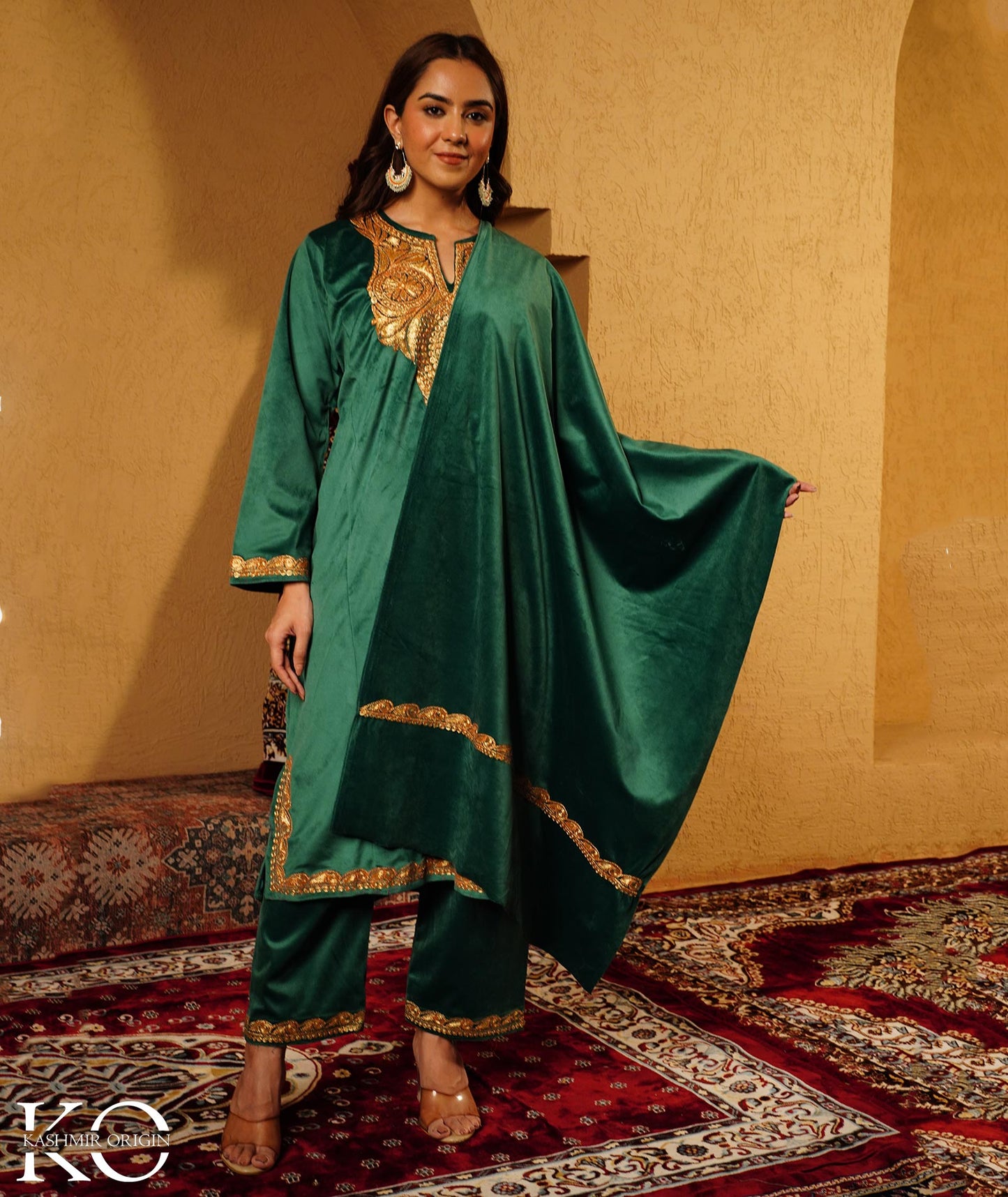 Emerald Green Tilla Embroidered Velvet Pheran Set With Shawl