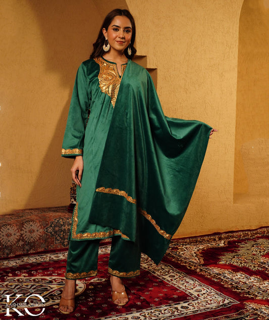 Emerald Green Tilla Embroidered Velvet Pheran Set With Shawl
