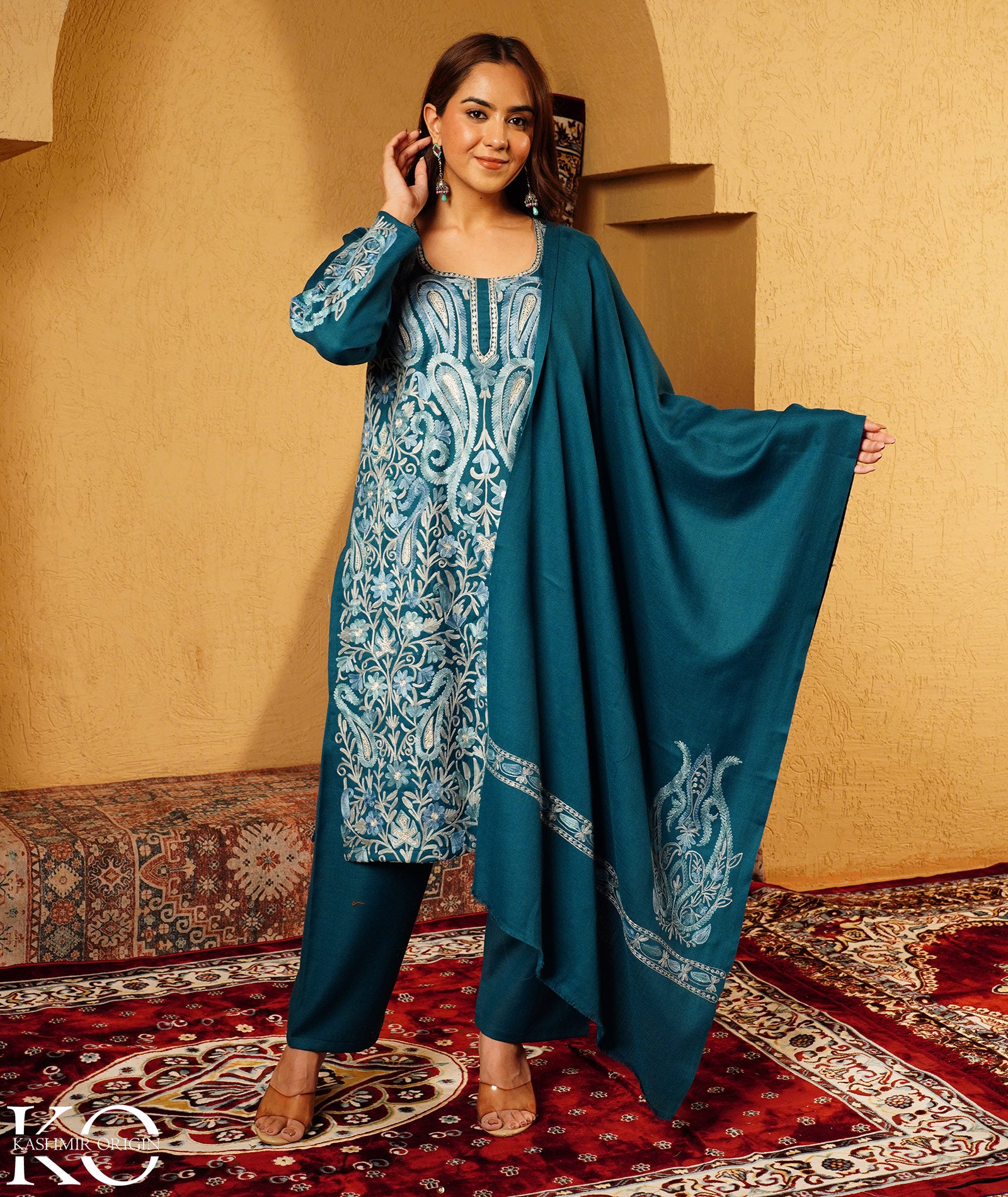 Green Base Aari and Zari Embroidered Woolen Jamawar Suit with Stole | Pure kashmiri Wool