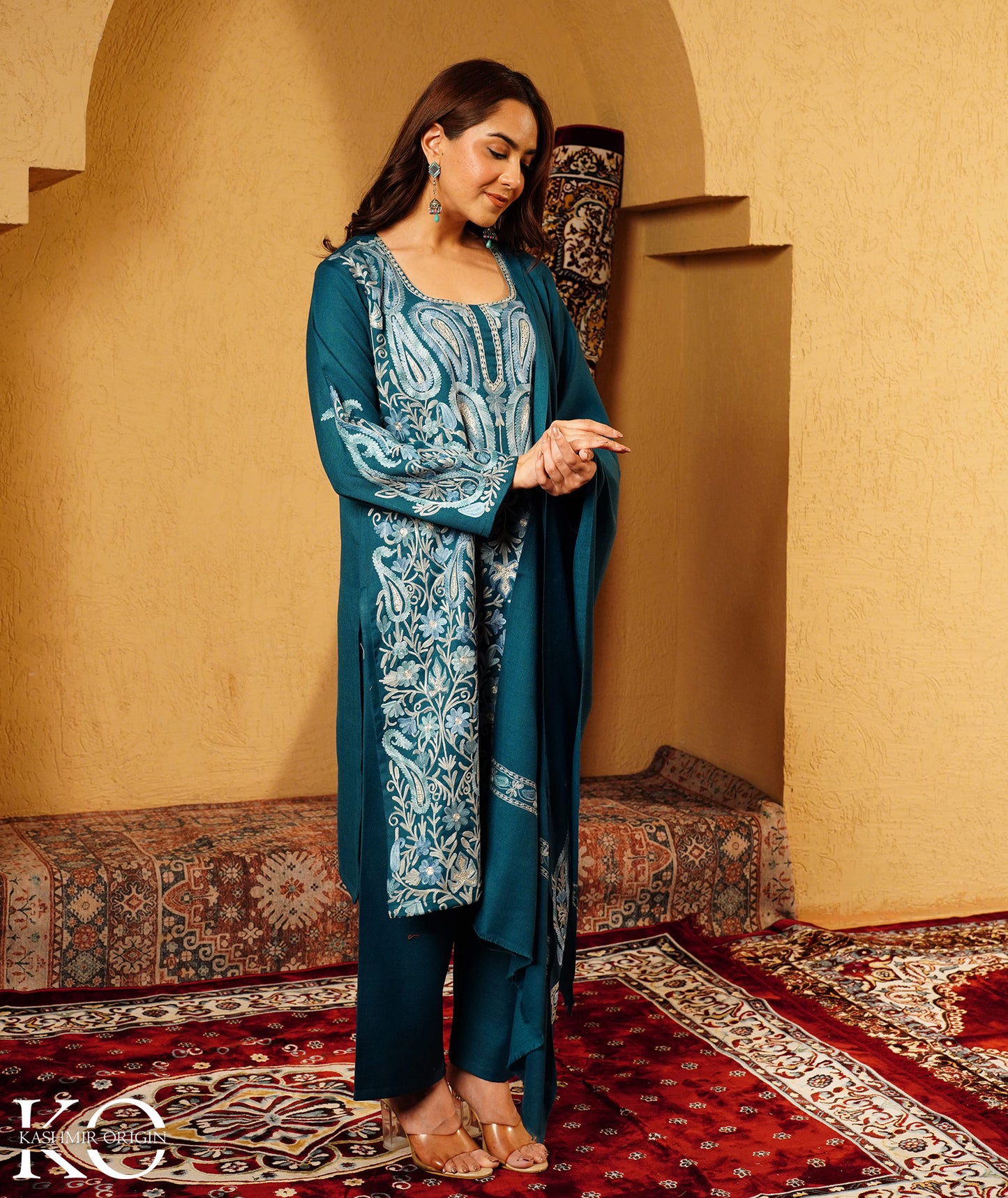 Green Base Aari and Zari Embroidered Woolen Jamawar Suit with Stole | Pure kashmiri Wool