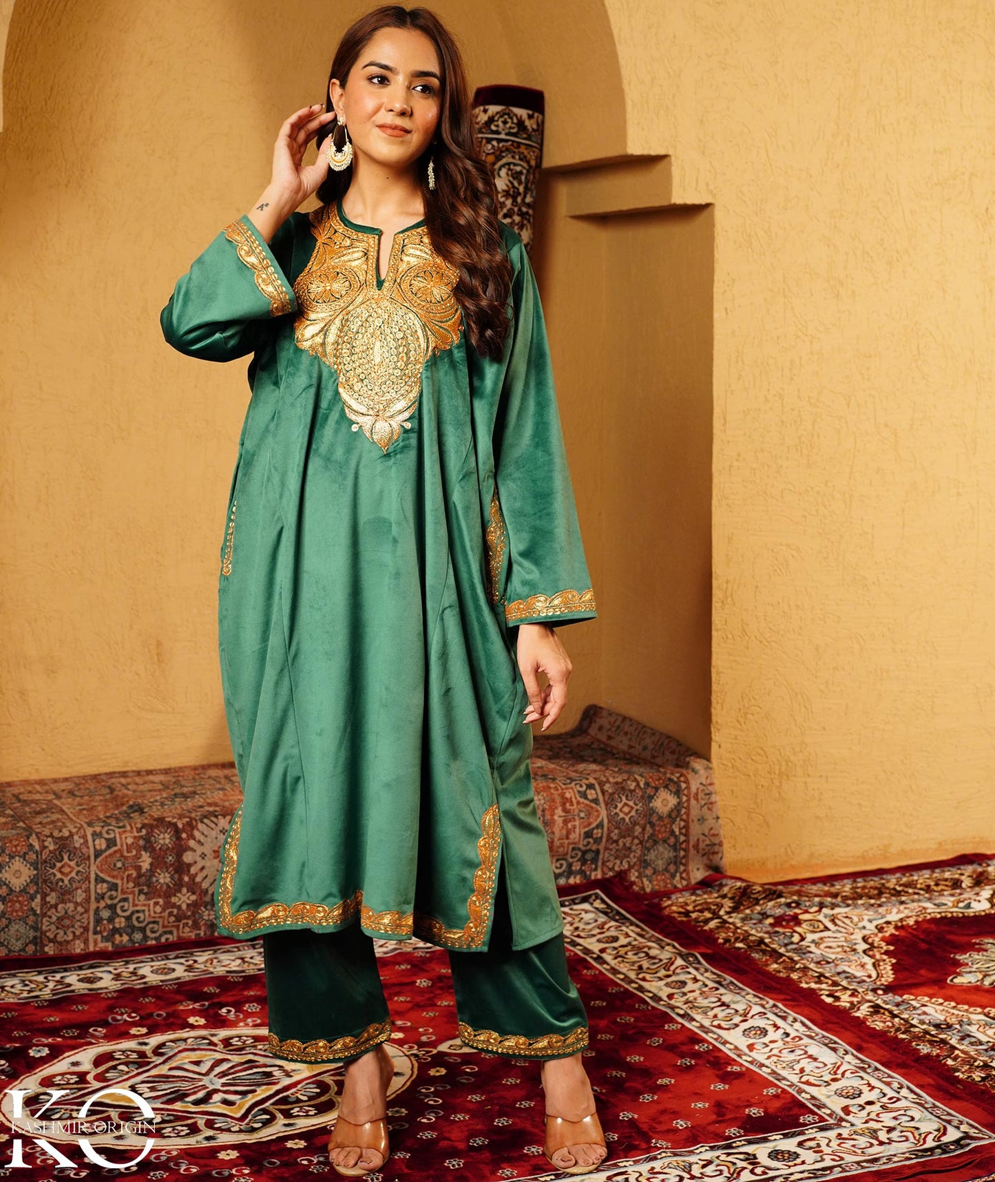 Emerald Green Tilla Embroidered Velvet Pheran Set With Shawl