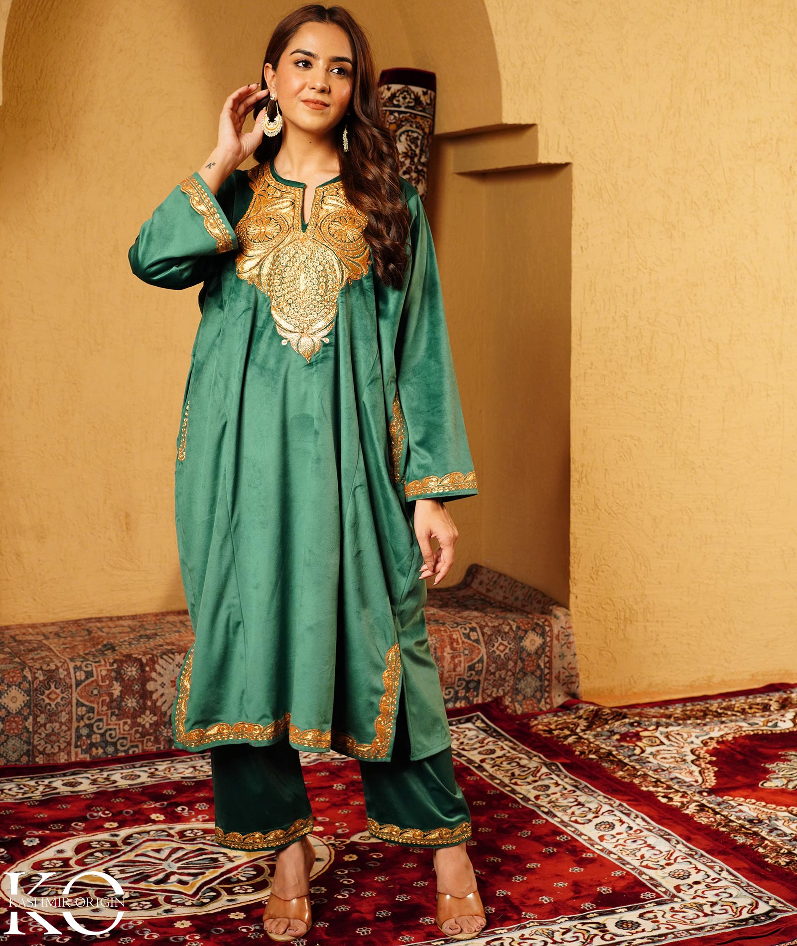 Emerald Green Tilla Embroidered Velvet Pheran Set With Shawl