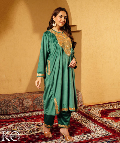 Emerald Green Tilla Embroidered Velvet Pheran Set With Shawl