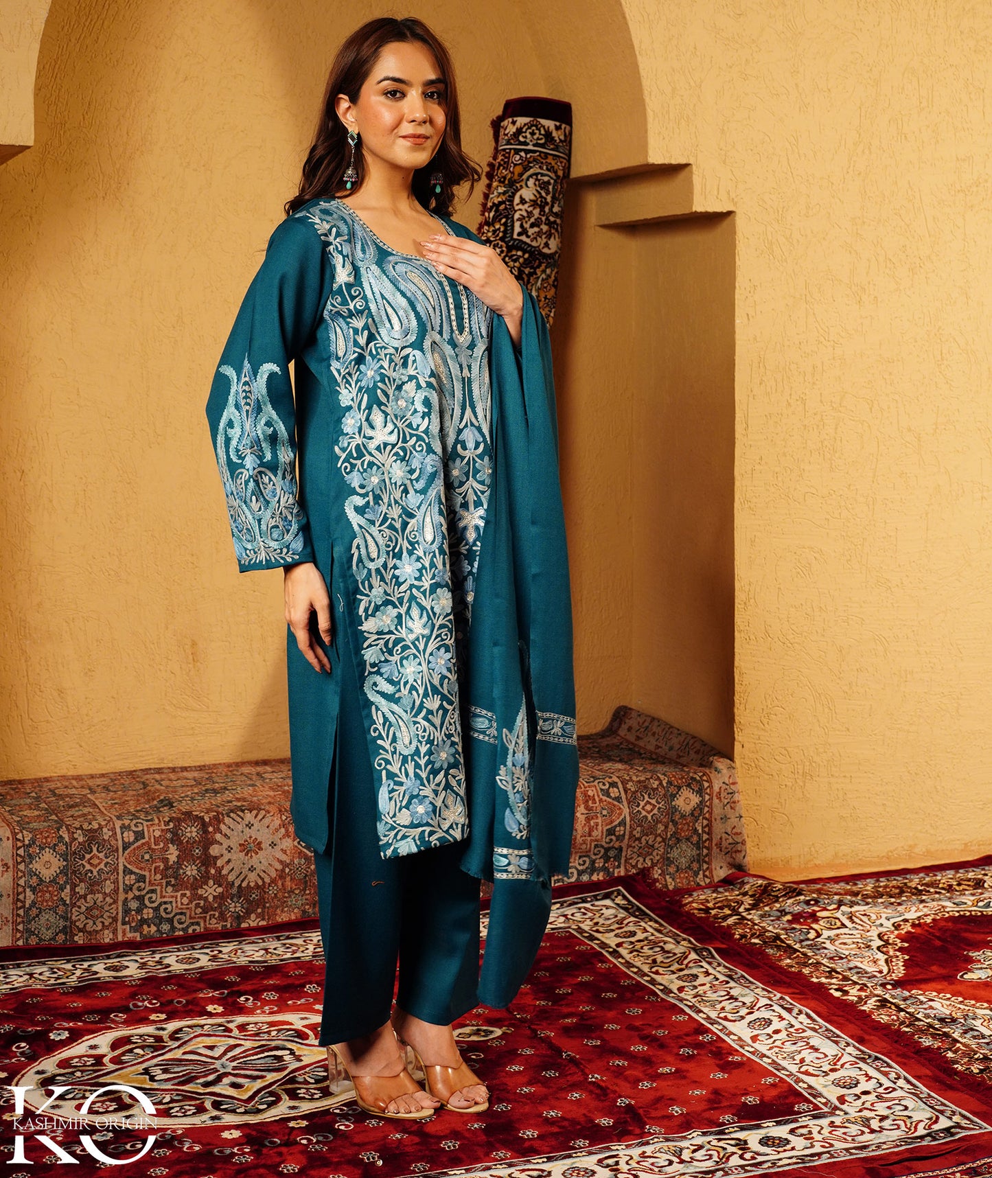 Green Base Aari and Zari Embroidered Woolen Jamawar Suit with Stole | Pure kashmiri Wool