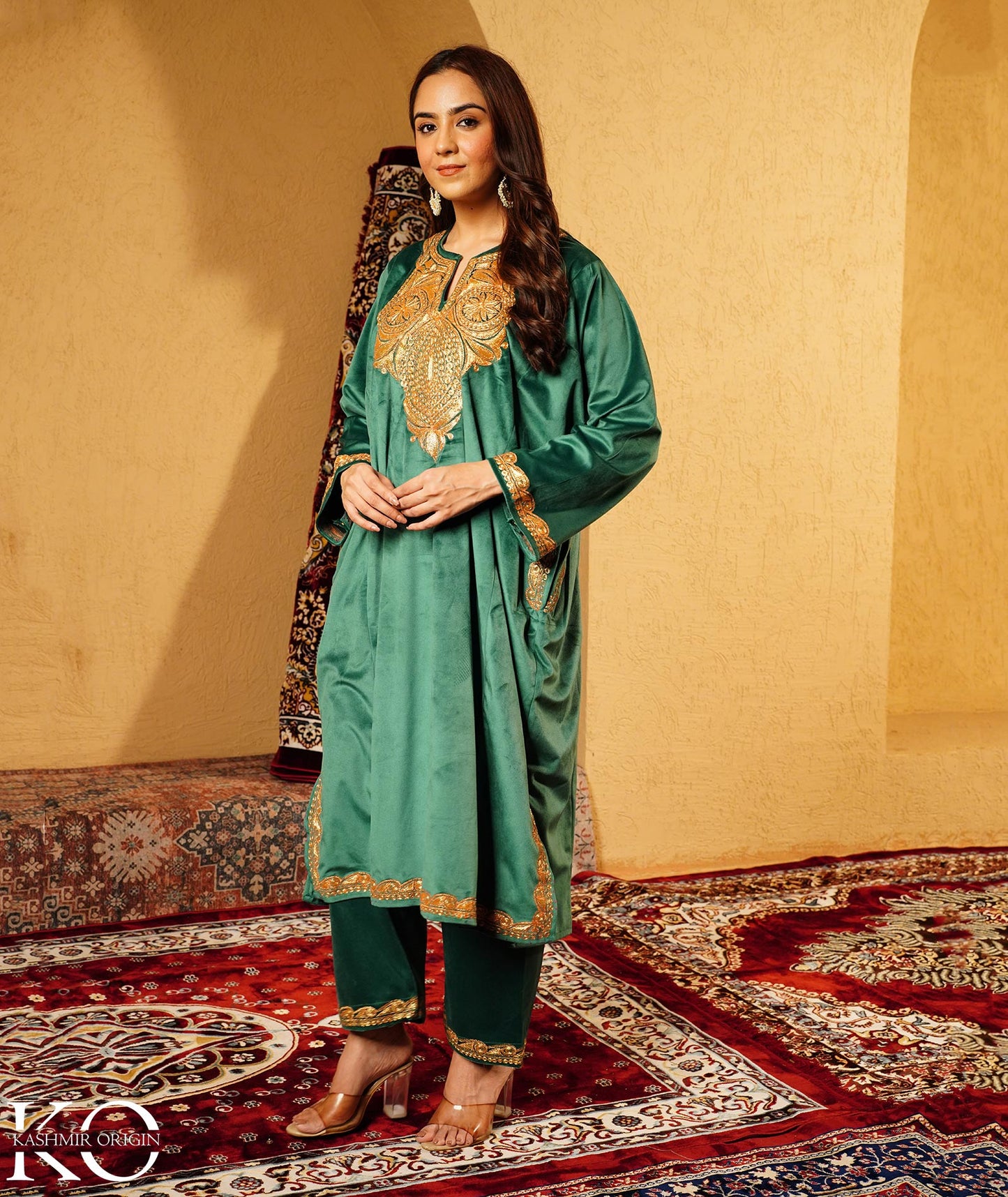 Emerald Green Tilla Embroidered Velvet Pheran Set With Shawl