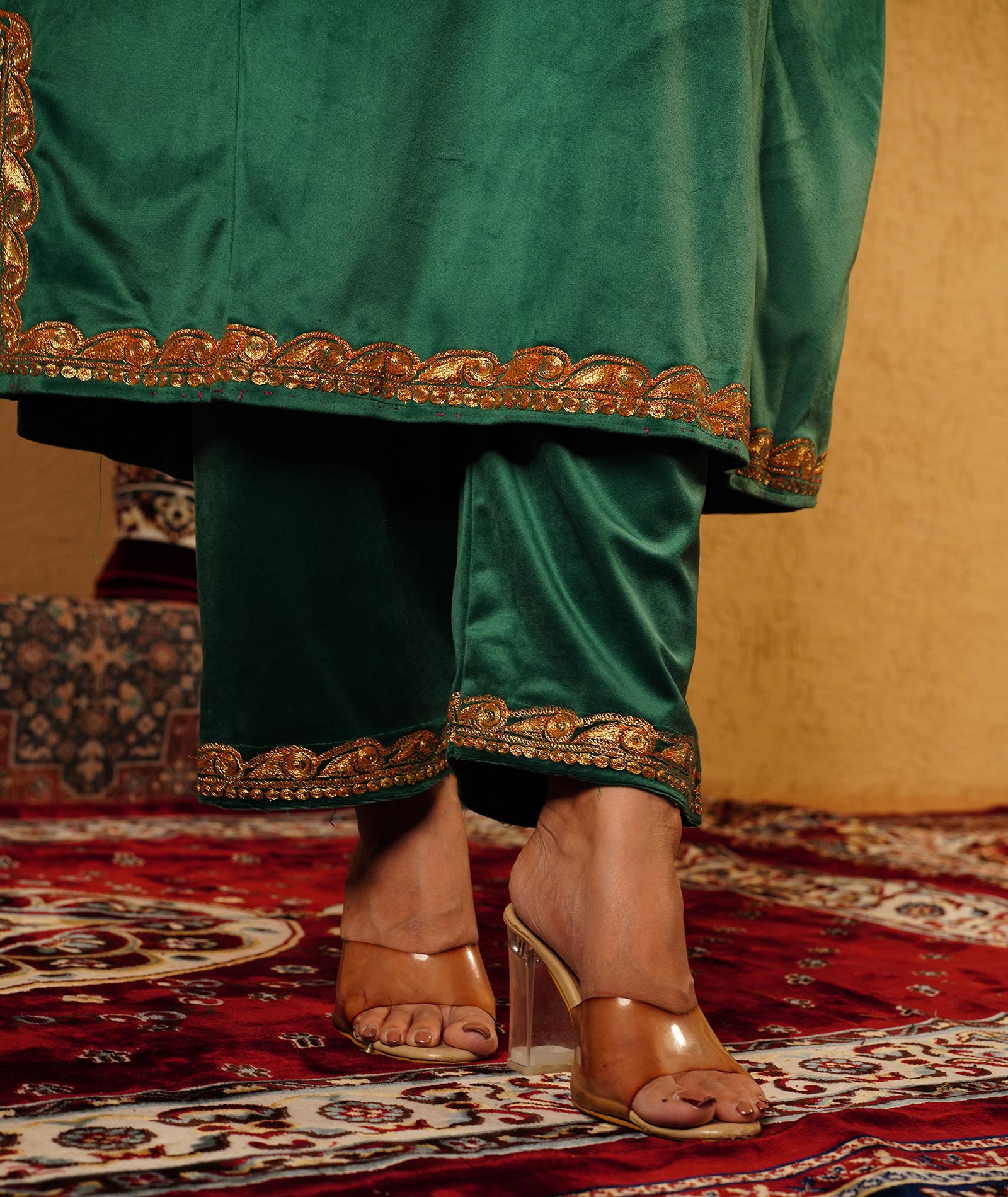 Emerald Green Tilla Embroidered Velvet Pheran Set With Shawl