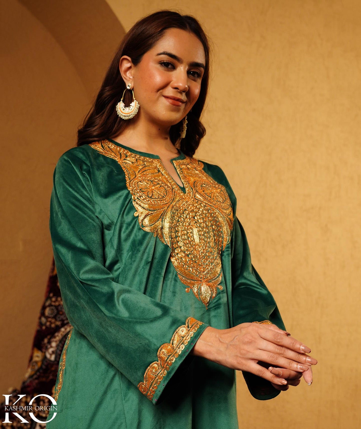 Emerald Green Tilla Embroidered Velvet Pheran Set With Shawl