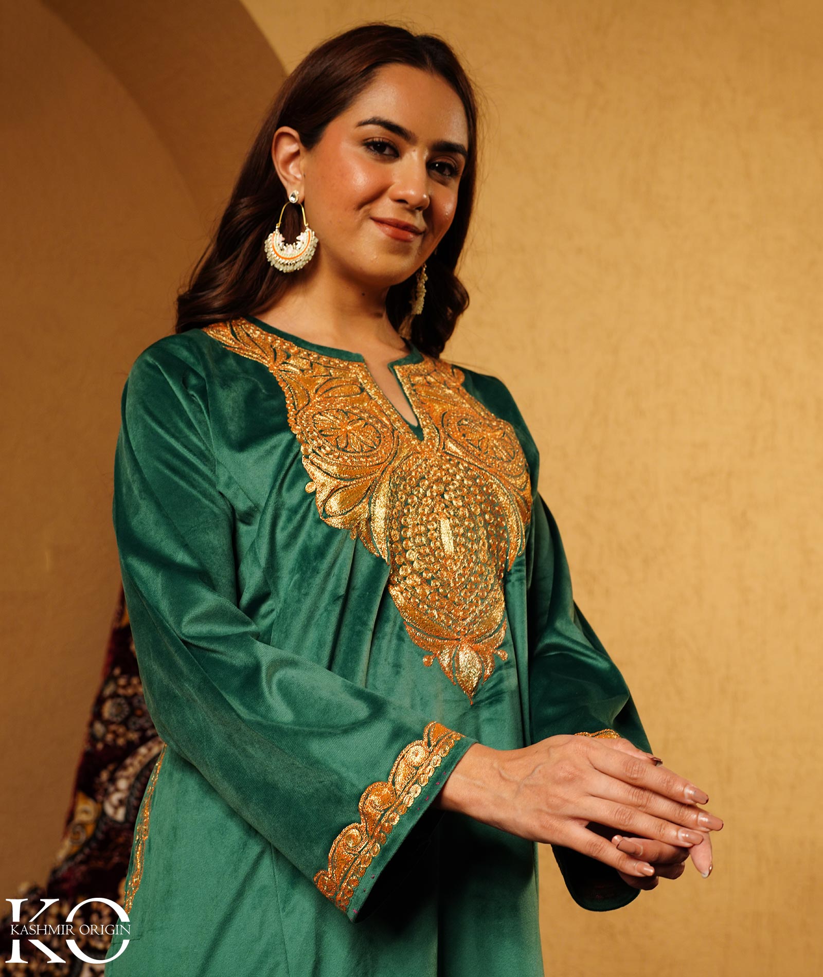 Emerald Green Tilla Embroidered Velvet Pheran Set With Shawl