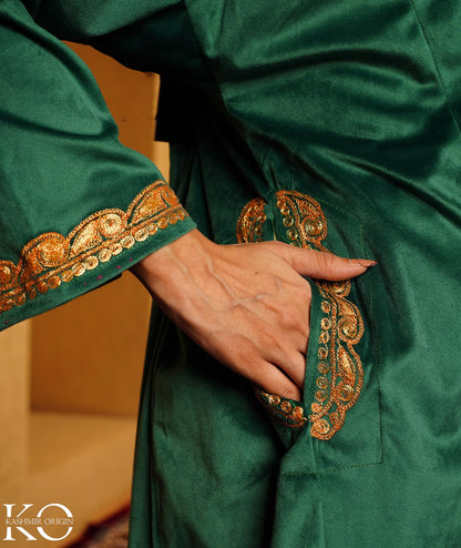 Emerald Green Tilla Embroidered Velvet Pheran Set With Shawl