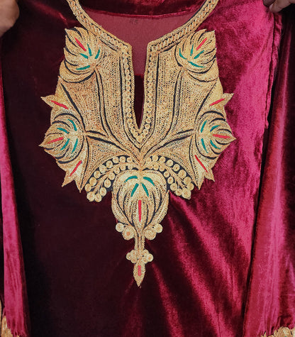 Red Tilla Embroidered Velvet Pheran