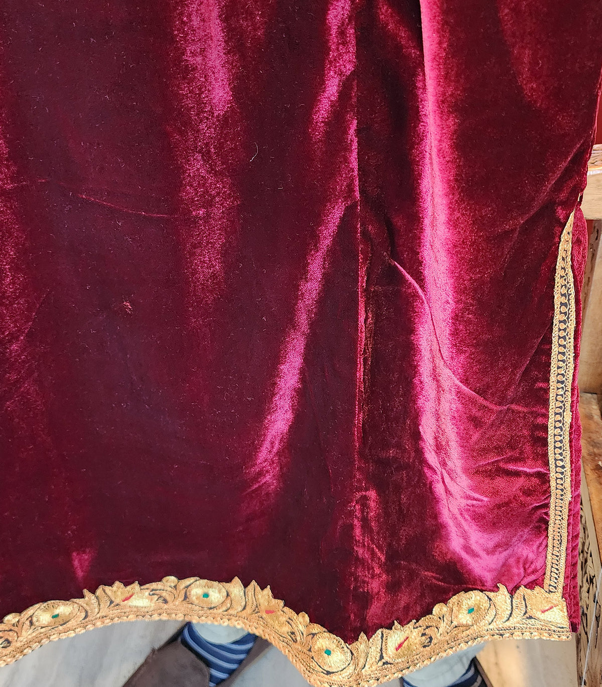 Red Tilla Embroidered Velvet Pheran
