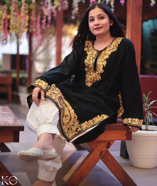 Black Border Aari & Zari Embroidered Pheran