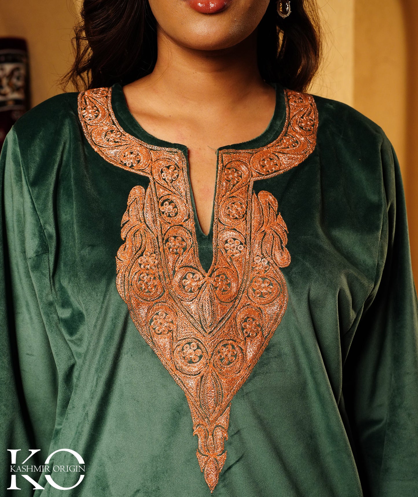 Emerald Green Tilla Embroidered Velvet Pheran