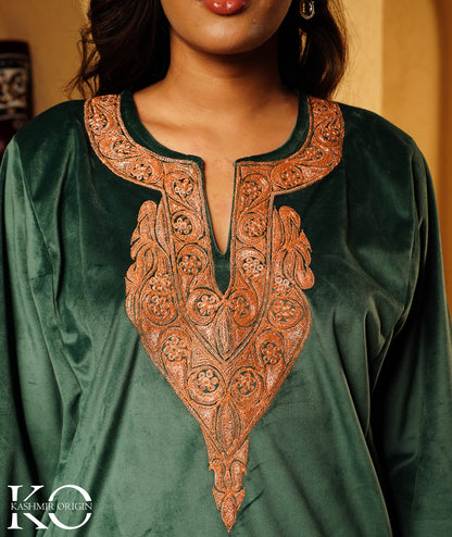 Emerald Green Tilla Embroidered Velvet Pheran