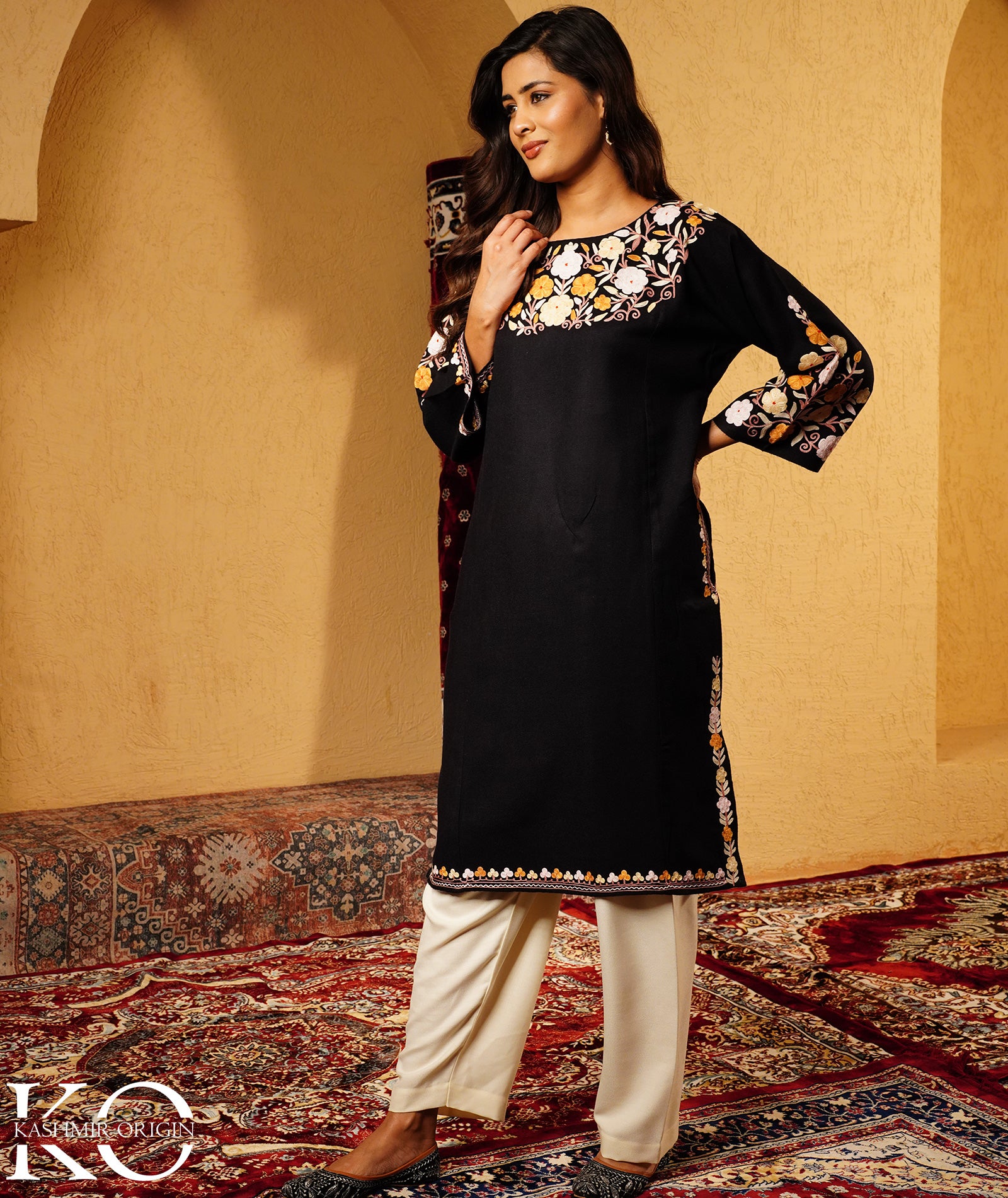 Black Aari Embroidered Arm & Neck Design kashmiri Woolen Pheran