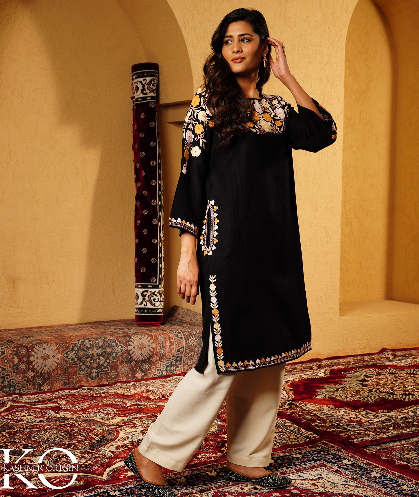 Black Aari Embroidered Arm & Neck Design kashmiri Woolen Pheran